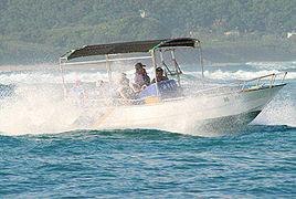 娱乐快艇怎么开,畅游水上乐趣的入门秘籍