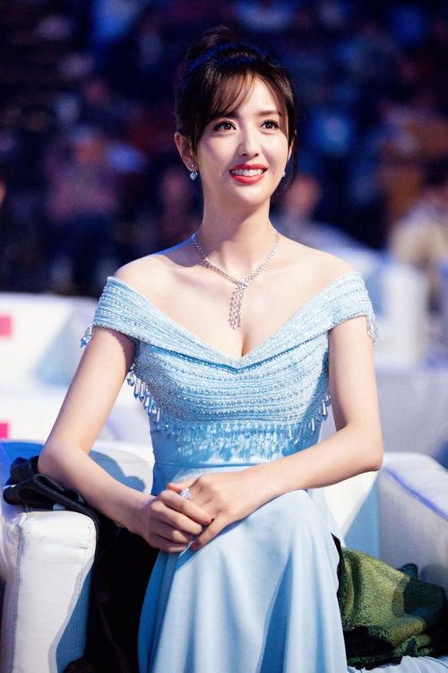 佟丽娅的图片,优雅与力量的完美融合