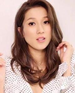 钟嘉欣资料,从香港女神到全能艺人，她的璀璨星途与多元成就